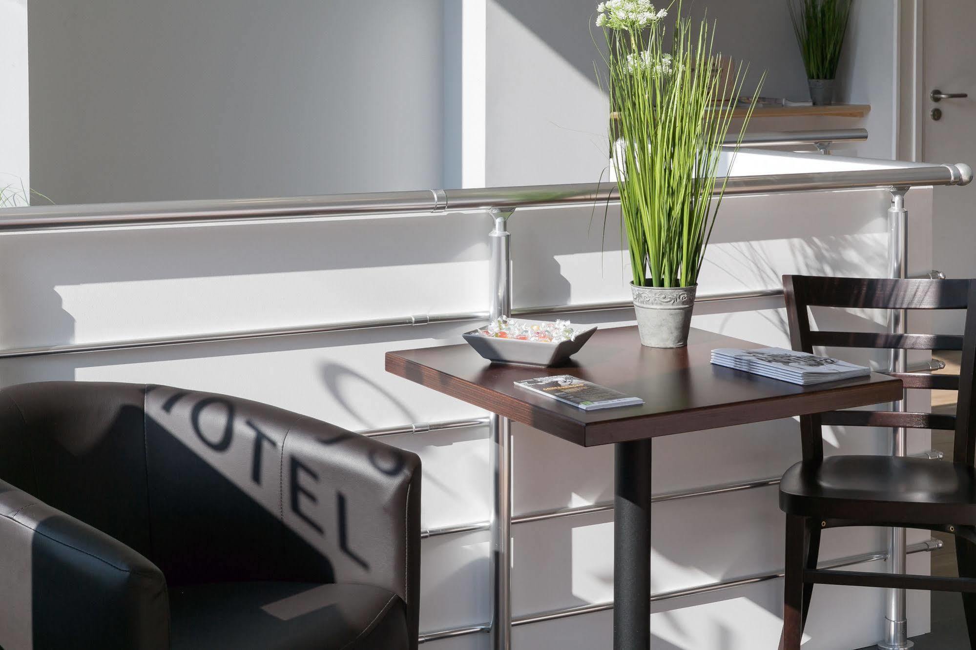 Hotel Foch Nancy Gare Eksteriør billede
